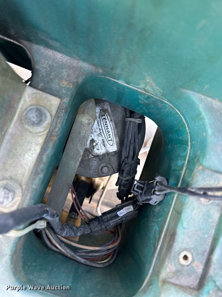 image for item DQ0967 Tennant M5400  floor scrubber