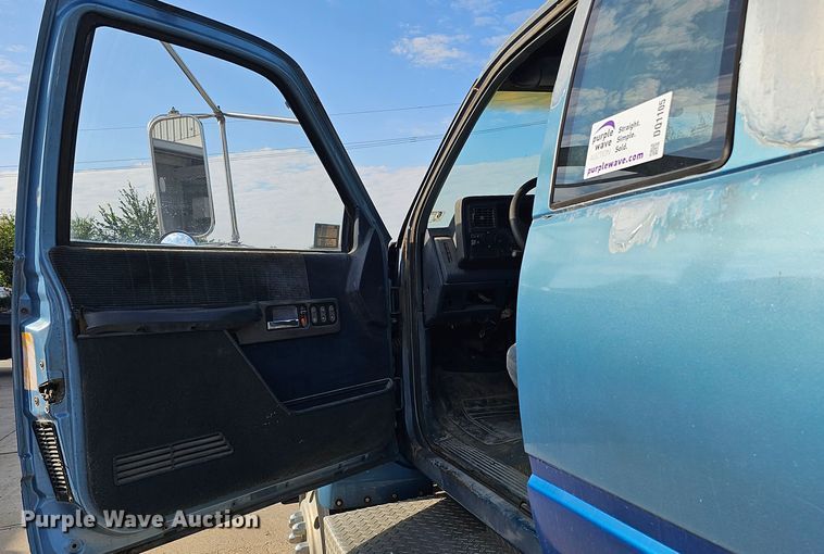 image for item DQ1105 GMC  rollback truck