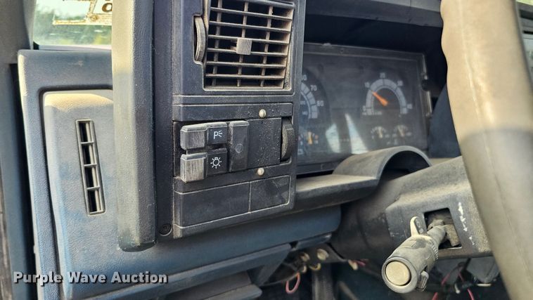 image for item DQ1105 GMC  rollback truck