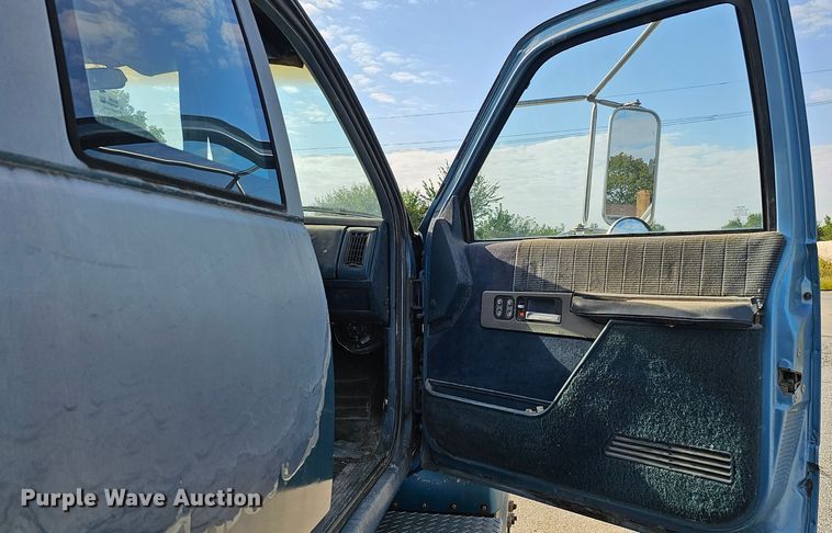 image for item DQ1105 GMC  rollback truck