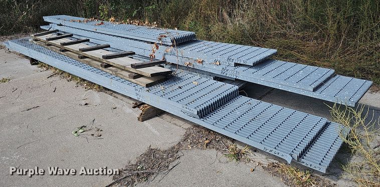 image for item DQ1208 Approximately 15 metal grate sections