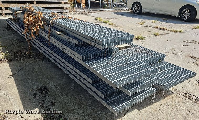 image for item DQ1208 Approximately 15 metal grate sections