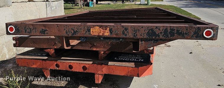 image for item DQ1211 (3) flatbeds