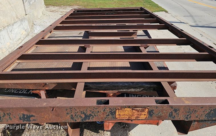 image for item DQ1211 (3) flatbeds