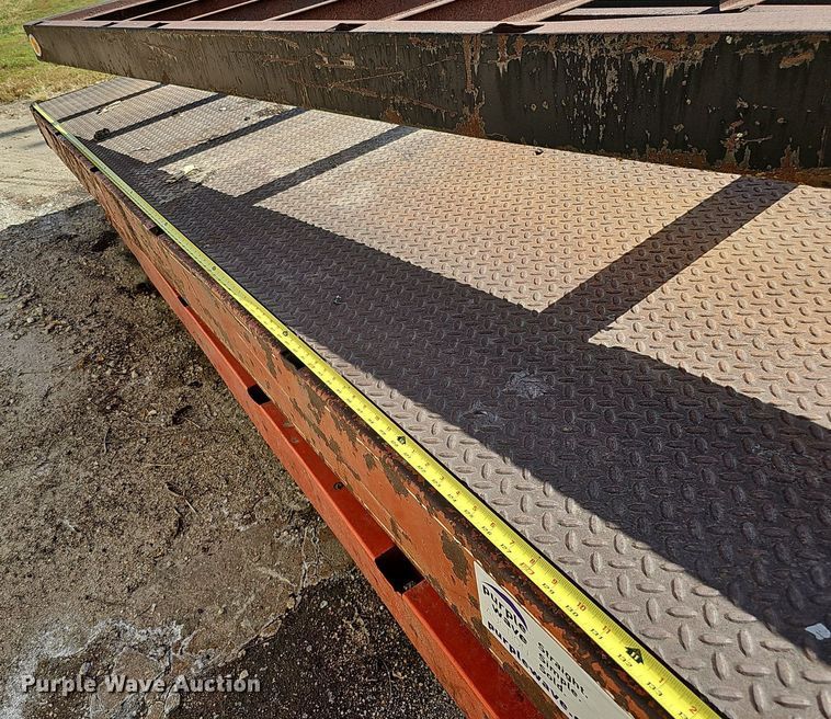 image for item DQ1211 (3) flatbeds