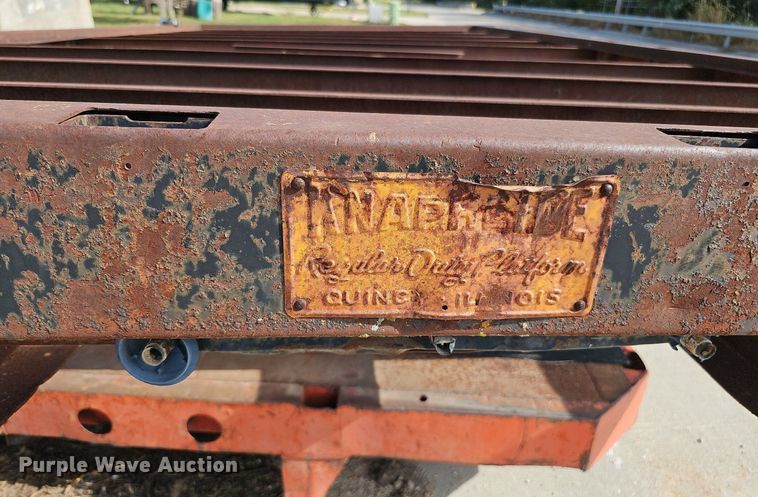 image for item DQ1211 (3) flatbeds