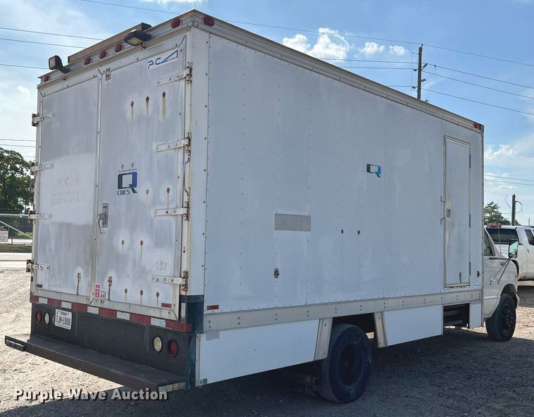 image for item DQ2220 2002 Ford E450  sewer inspection truck