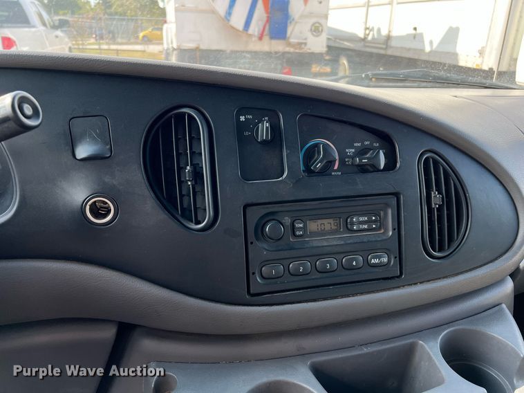 image for item DQ2220 2002 Ford E450  sewer inspection truck