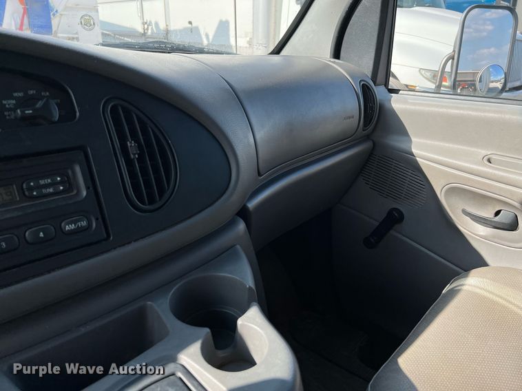 image for item DQ2220 2002 Ford E450  sewer inspection truck