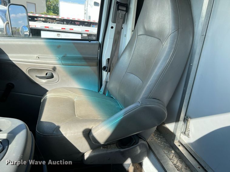 image for item DQ2220 2002 Ford E450  sewer inspection truck