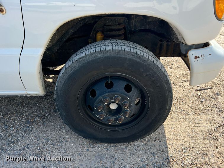 image for item DQ2220 2002 Ford E450  sewer inspection truck