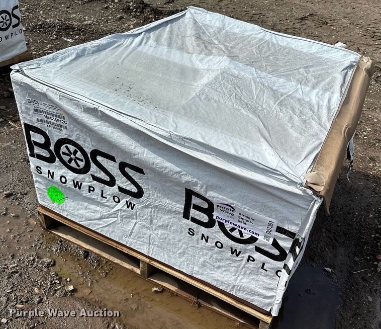 image for item DQ7381 Boss DXT  V snow plow