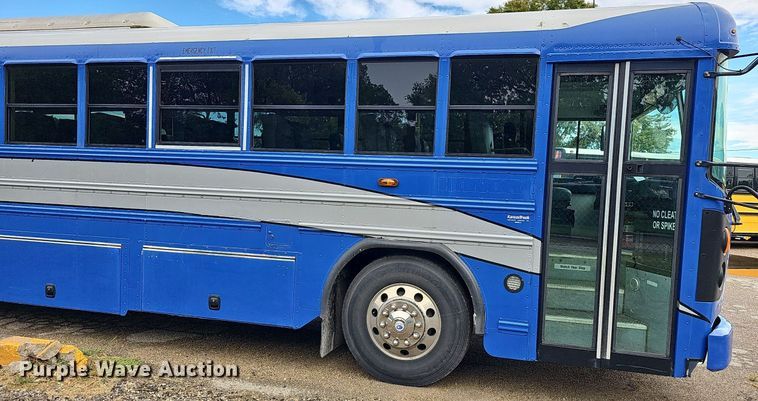 image for item DR5784 2016 Blue Bird T3RE 4006S  transit bus