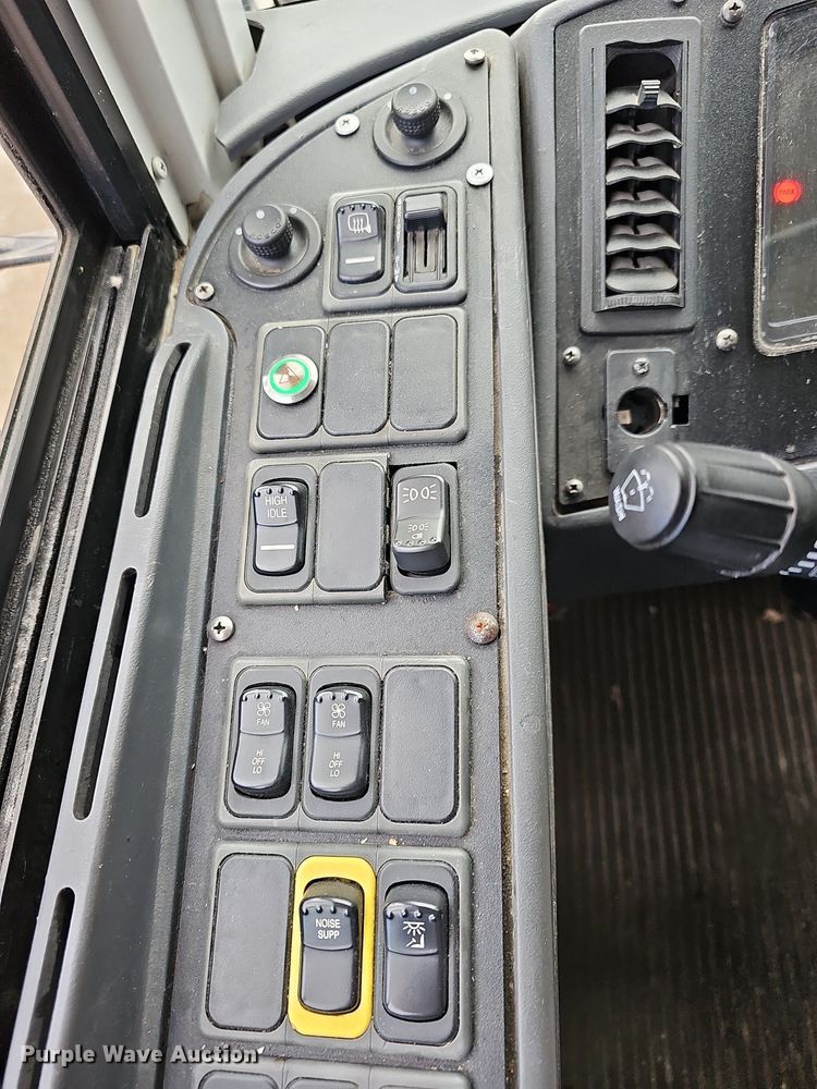 image for item DR5784 2016 Blue Bird T3RE 4006S  transit bus