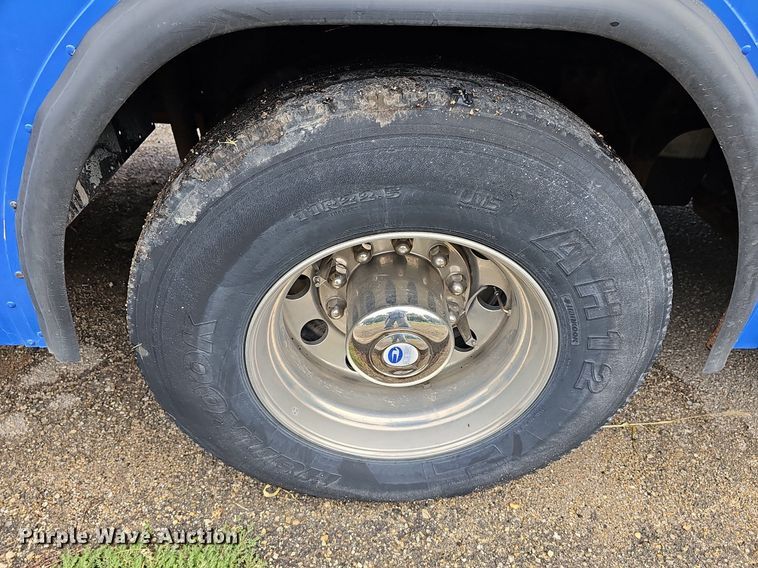 image for item DR5784 2016 Blue Bird T3RE 4006S  transit bus