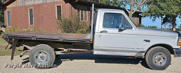 image for item DR5787 1996 Ford F150 XLT  flatbed pickup truck