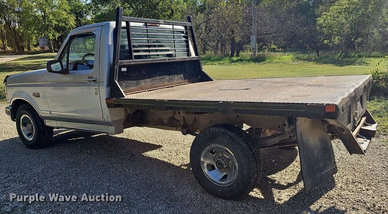 image for item DR5787 1996 Ford F150 XLT  flatbed pickup truck