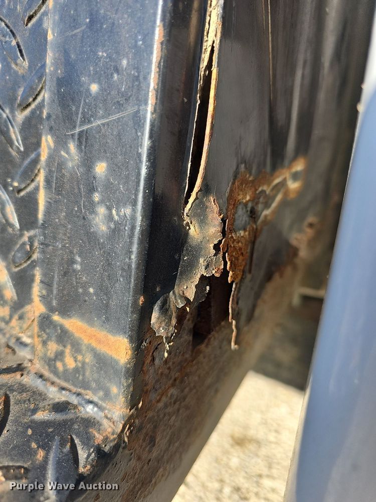 image for item DR5787 1996 Ford F150 XLT  flatbed pickup truck