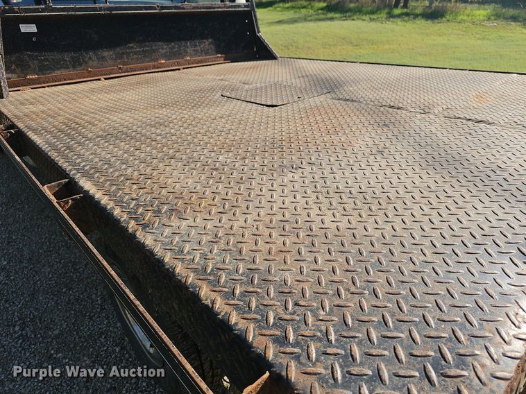 image for item DR5787 1996 Ford F150 XLT  flatbed pickup truck