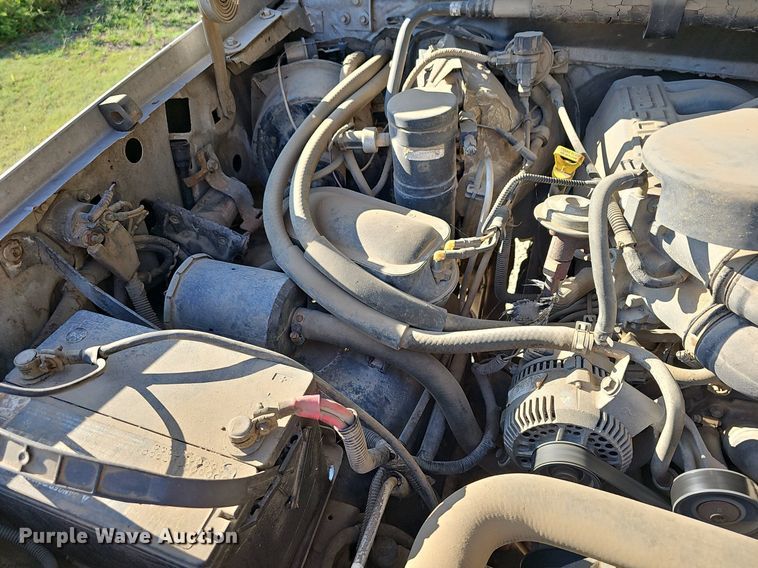 image for item DR5787 1996 Ford F150 XLT  flatbed pickup truck