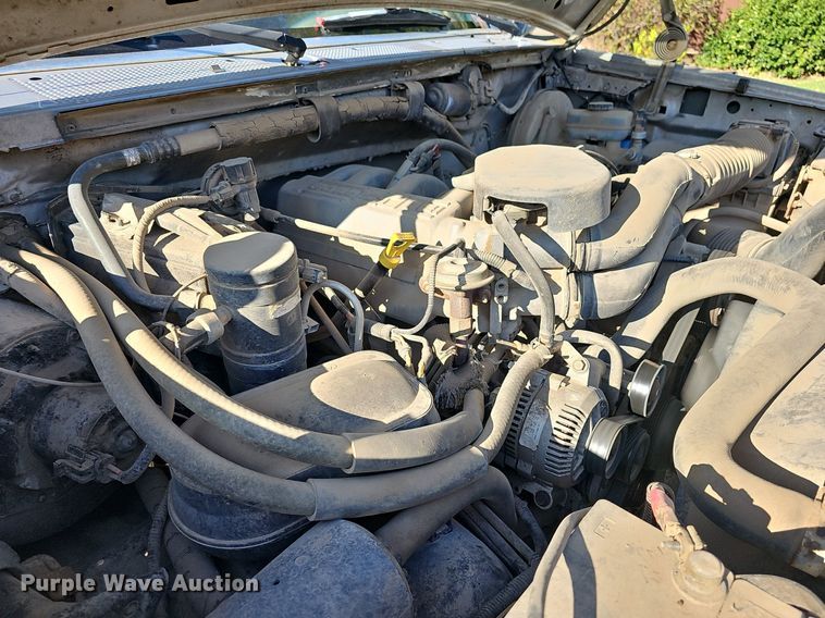 image for item DR5787 1996 Ford F150 XLT  flatbed pickup truck