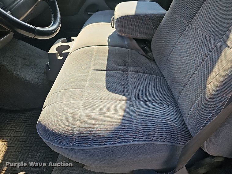 image for item DR5787 1996 Ford F150 XLT  flatbed pickup truck