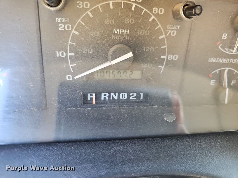 image for item DR5787 1996 Ford F150 XLT  flatbed pickup truck