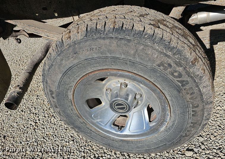 image for item DR5787 1996 Ford F150 XLT  flatbed pickup truck