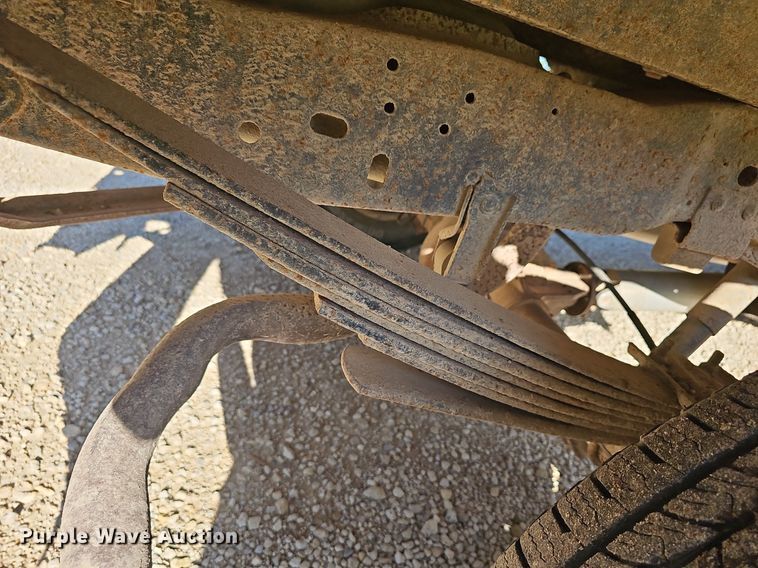 image for item DR5787 1996 Ford F150 XLT  flatbed pickup truck