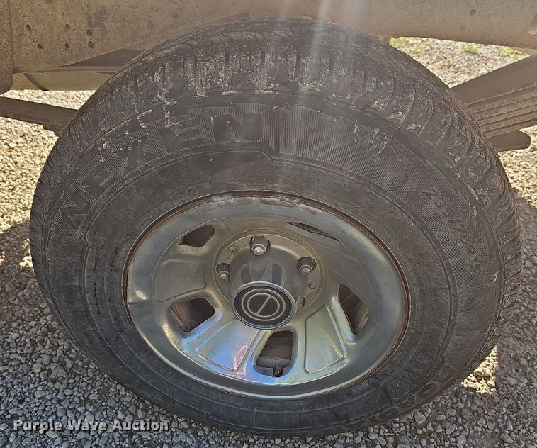 image for item DR5787 1996 Ford F150 XLT  flatbed pickup truck