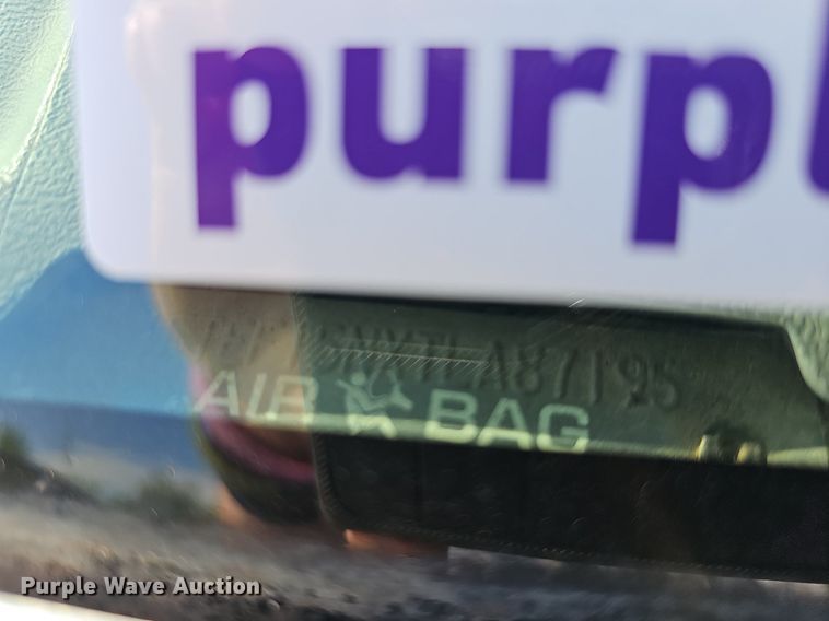 image for item DR5787 1996 Ford F150 XLT  flatbed pickup truck