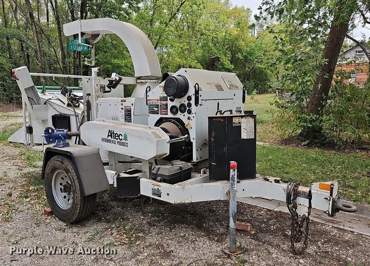 image for item DR5853 2008 Altec DC1217CFD  wood chipper
