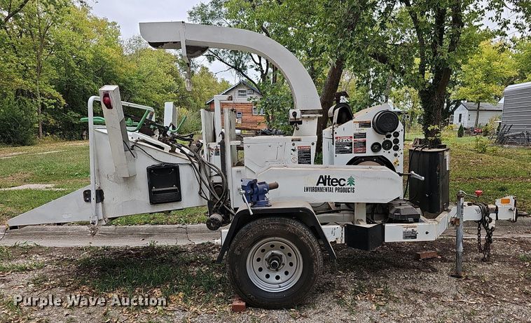 image for item DR5853 2008 Altec DC1217CFD  wood chipper