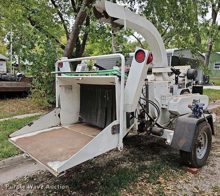image for item DR5853 2008 Altec DC1217CFD  wood chipper
