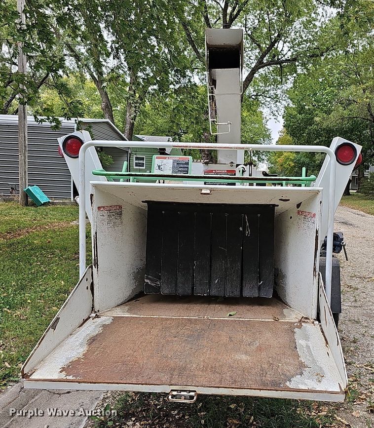 image for item DR5853 2008 Altec DC1217CFD  wood chipper