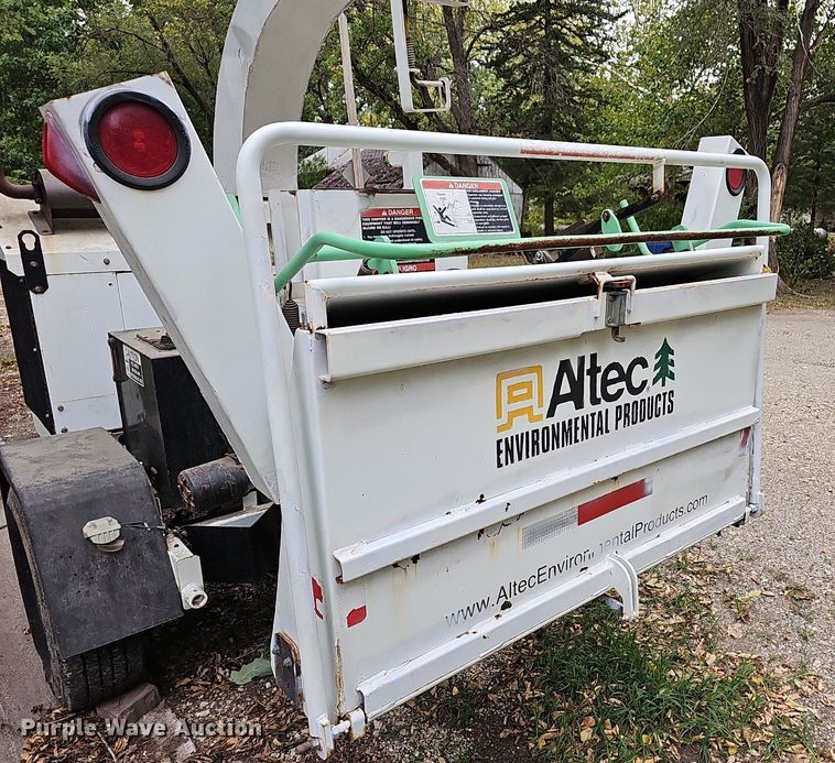 image for item DR5853 2008 Altec DC1217CFD  wood chipper