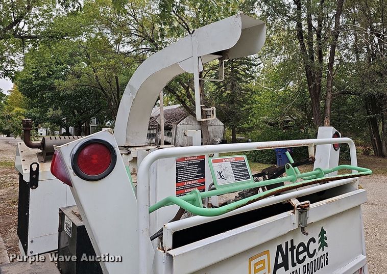 image for item DR5853 2008 Altec DC1217CFD  wood chipper