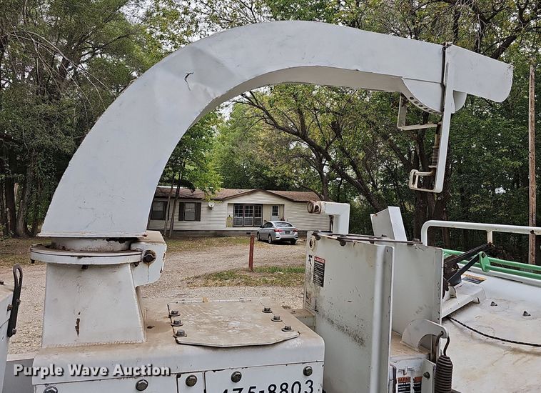 image for item DR5853 2008 Altec DC1217CFD  wood chipper