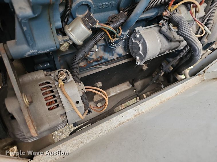 image for item DR5853 2008 Altec DC1217CFD  wood chipper