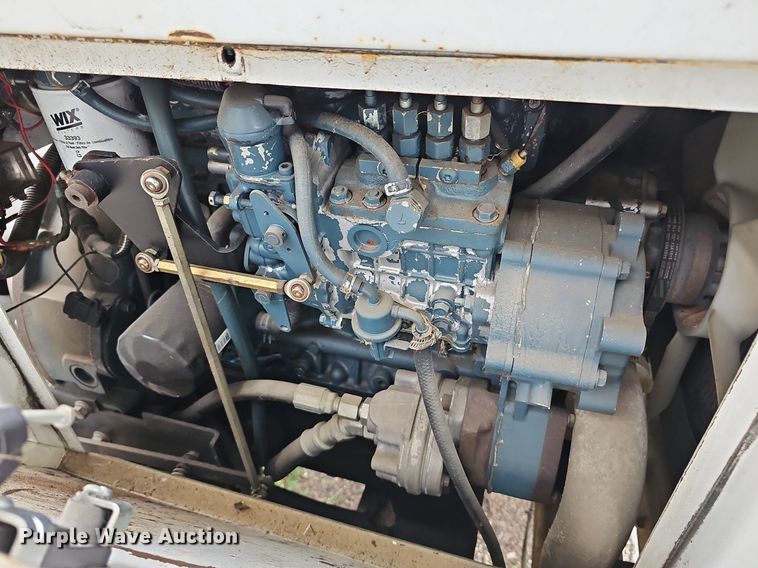 image for item DR5853 2008 Altec DC1217CFD  wood chipper