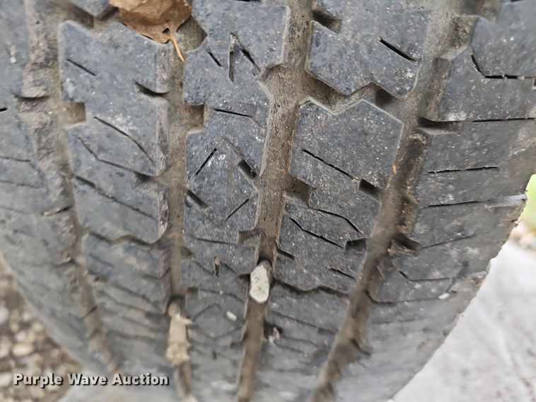 image for item DR5853 2008 Altec DC1217CFD  wood chipper