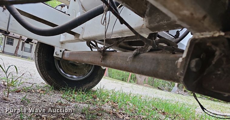 image for item DR5853 2008 Altec DC1217CFD  wood chipper