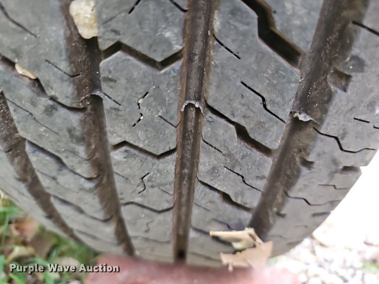 image for item DR5853 2008 Altec DC1217CFD  wood chipper