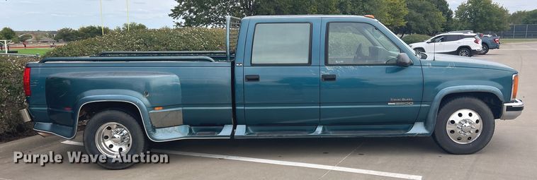 image for item DS2458 1992 GMC Sierra C3500  Crew Cab pickup truck