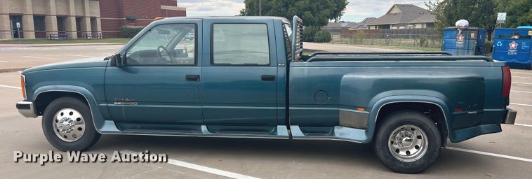 image for item DS2458 1992 GMC Sierra C3500  Crew Cab pickup truck