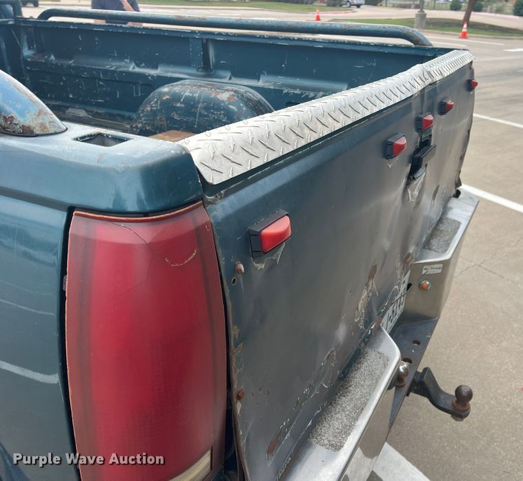 image for item DS2458 1992 GMC Sierra C3500  Crew Cab pickup truck