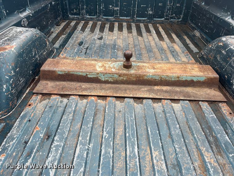 image for item DS2458 1992 GMC Sierra C3500  Crew Cab pickup truck