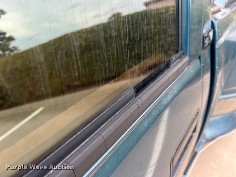 image for item DS2458 1992 GMC Sierra C3500  Crew Cab pickup truck