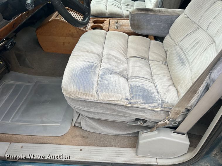 image for item DS2458 1992 GMC Sierra C3500  Crew Cab pickup truck