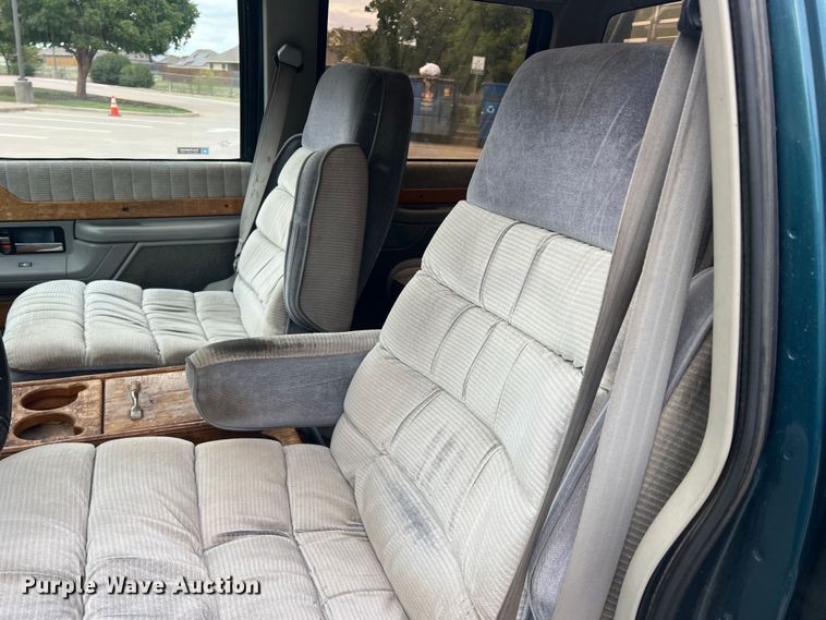 image for item DS2458 1992 GMC Sierra C3500  Crew Cab pickup truck